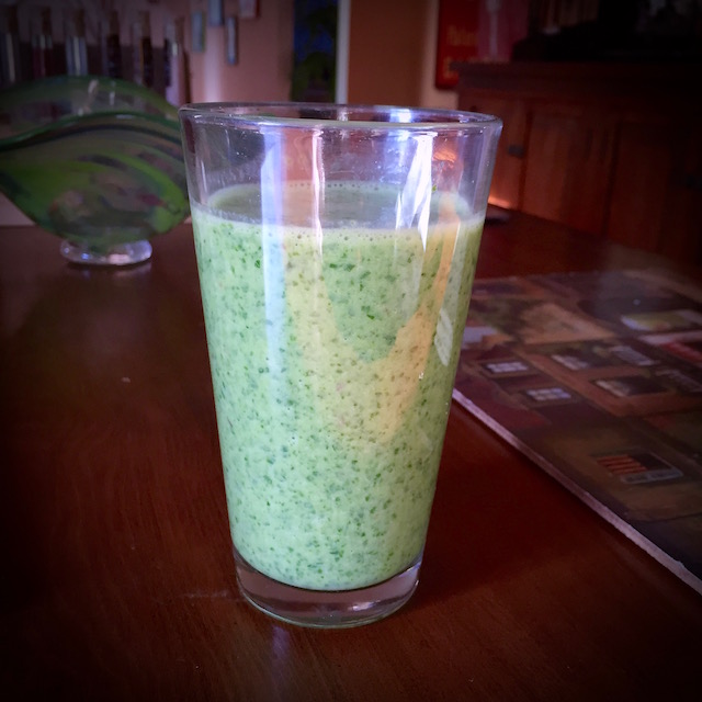 How to Make a Spinach Kale Smoothie