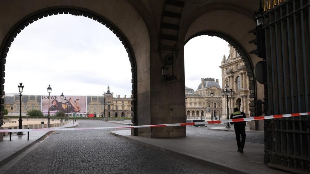 Cordoned off area near the Louvre Museum in Paris, France, 14 October 2023.