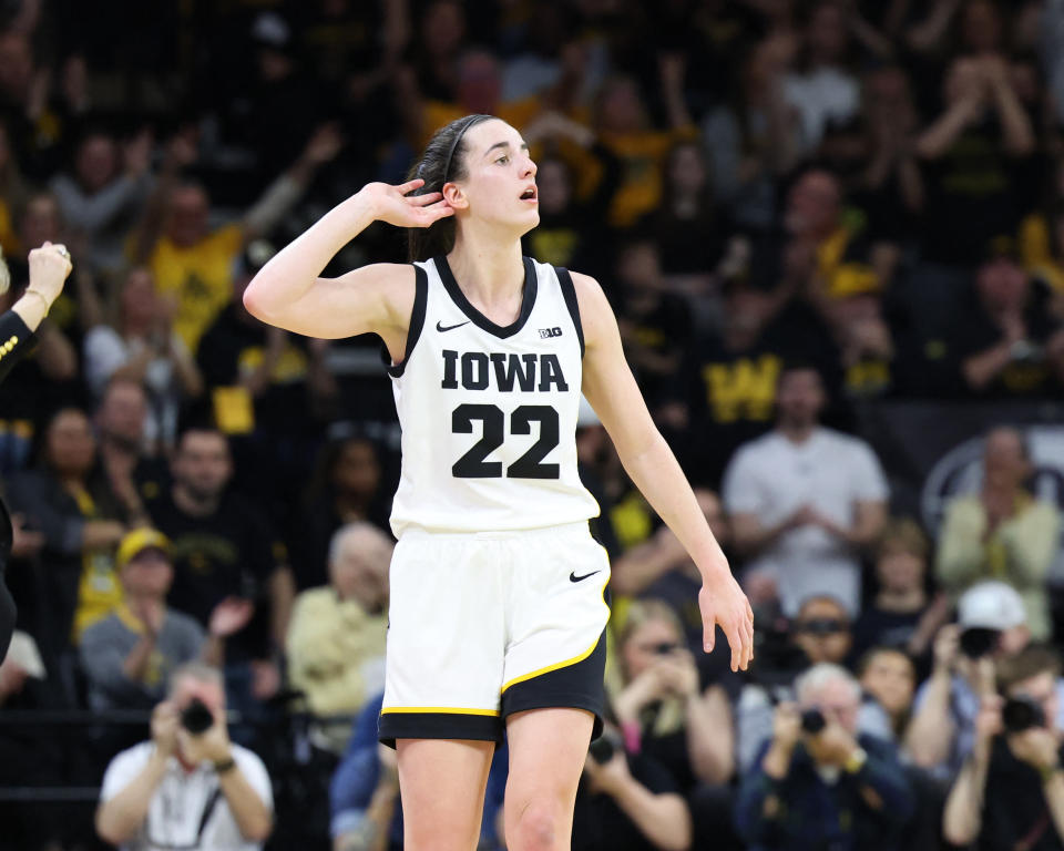 How far can Caitlin Clark carry Iowa in the NCAA tournament? (Reese Strickland-USA TODAY Sports)