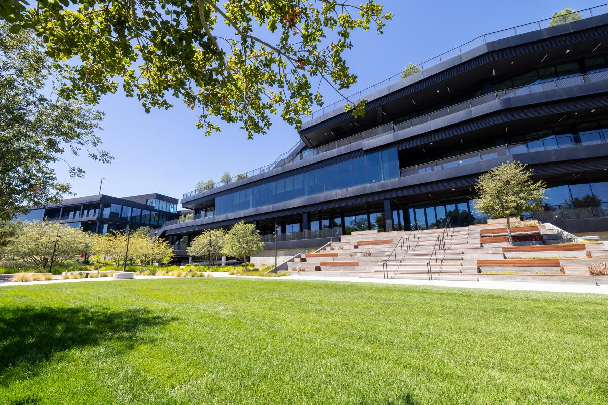 Courtyard view of the new UCLA research center.