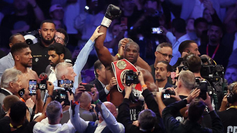 Daniel Dubois with the IBF belt celebrating