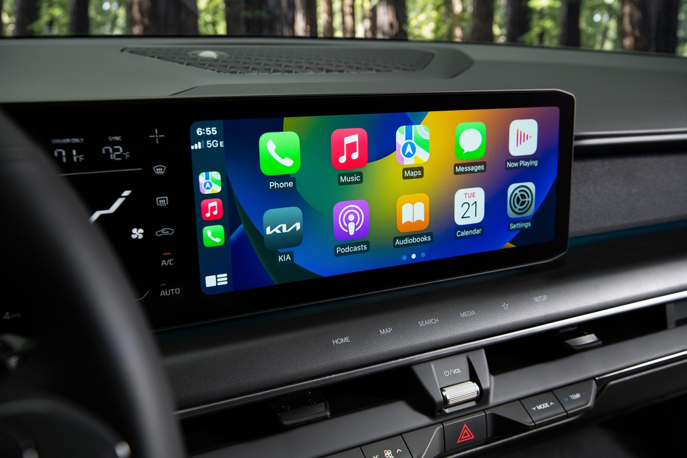 2024 EV9 GT-Line infotainment with apple carplay open