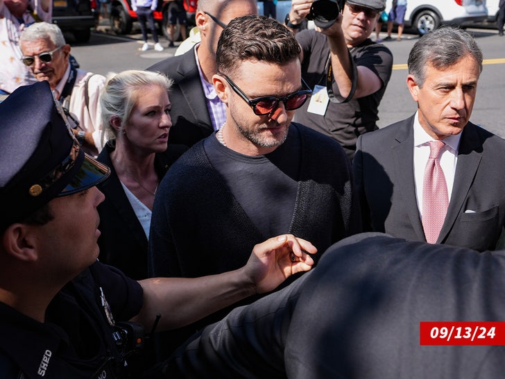 091824 justin timberlake arriving to court 2 getty