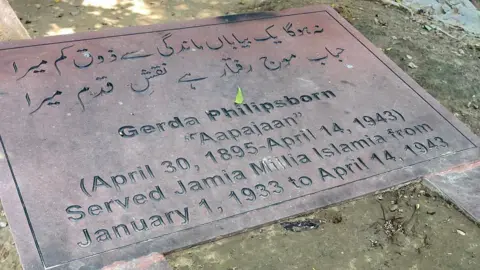 Margrit Pernau A photo of Gerda's grave in the graveyard for Jamia families in Delhi. Photo taken by the author, Margrit Pernau