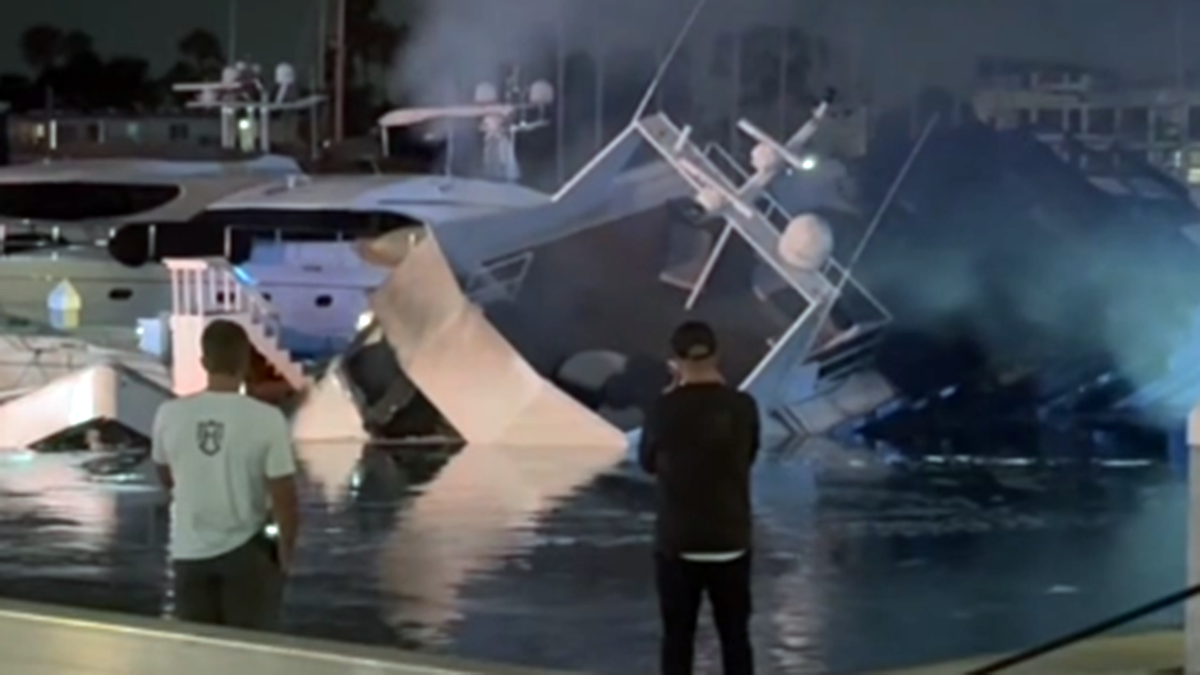 The Admiral yacht sinks in California