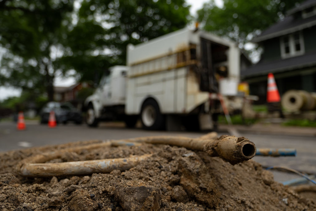 City of Memphis struggles with lead pipes and water company doing patrial replacements.