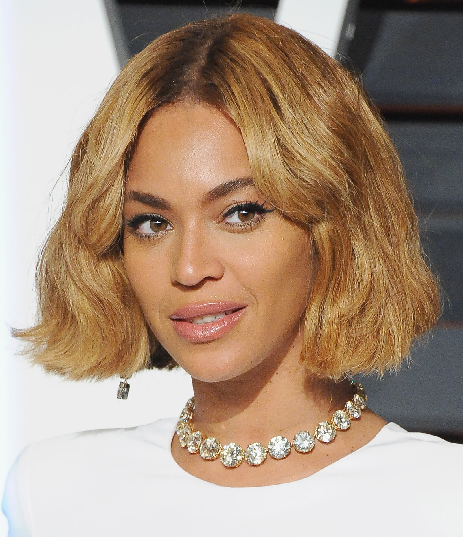 Beyonc posing in a bob hairstyle