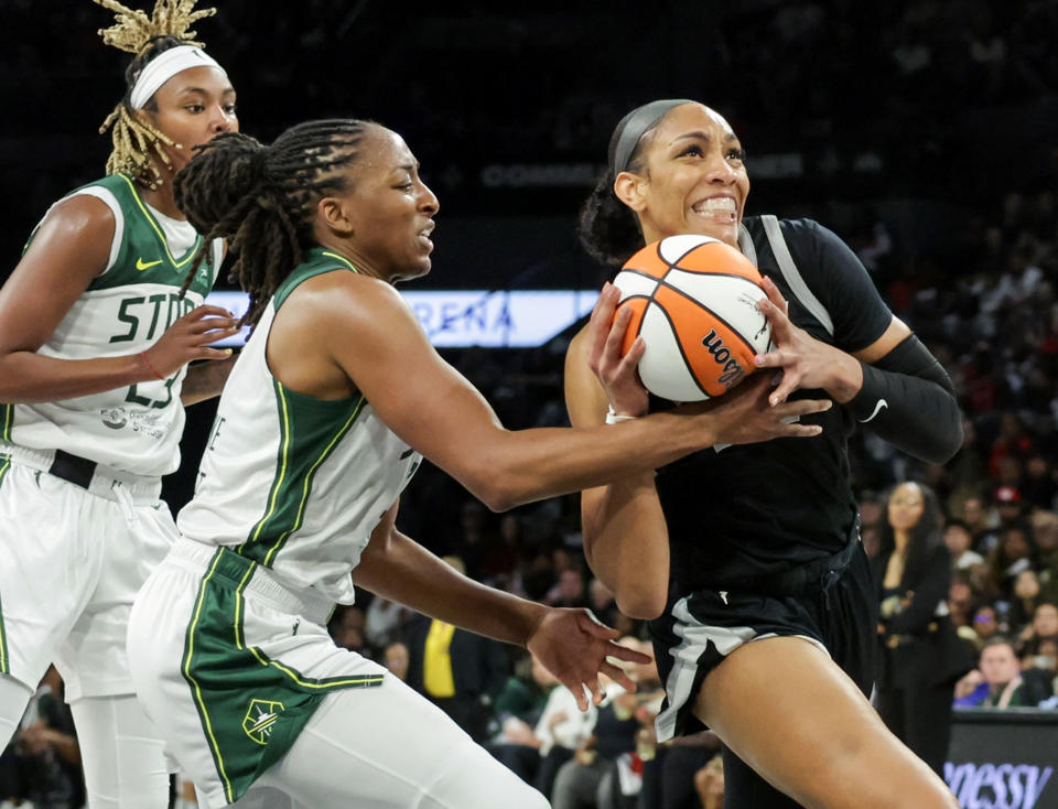 Nneka Ogwumike defends A'ja Wilson during Sunday's game. (Ethan Miller/Getty Images)