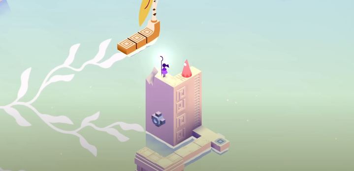 Nor stands on a statue in Monument Valley 3.