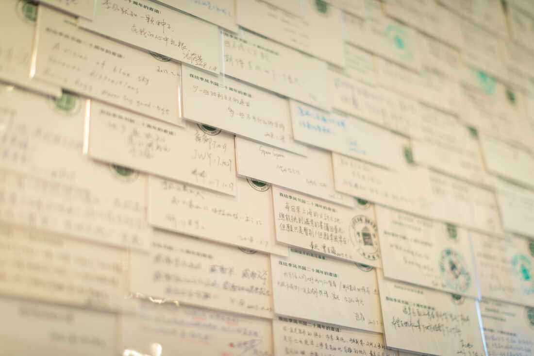 At the new D.C. location, the owner displays handwritten cards from people on one of the final days of Jifeng’s Shanghai operations.